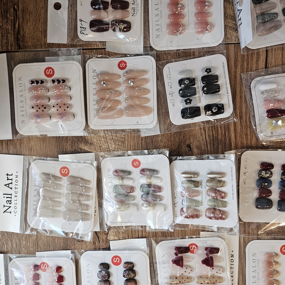 Assorted Nail Art Collection - Picture 3 of 4